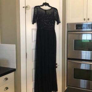 Adrianna Papell Size 4 navy gown